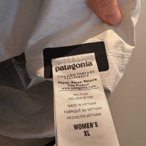 Patagonia Torrentshell 3L Rain Parka - Picture 3 of 8